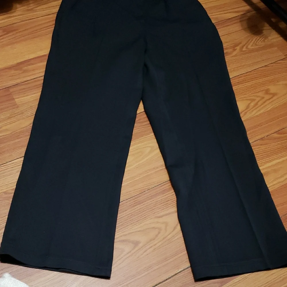 ST JOHN SPORT High Waisted Classic Black Pants‎